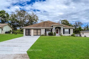 5322 Berrien Ave in Spring Hill, FL - Building Photo