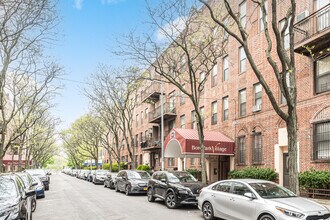 1865 52nd St in Brooklyn, NY - Foto de edificio - Building Photo