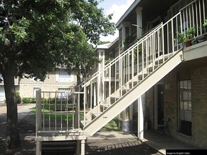 1320 Gessner Rd in Houston, TX - Building Photo - Building Photo