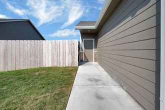 1338 Azena St in Andover, KS - Building Photo - Building Photo