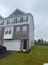 251 Winding Rd in Easton, PA - Foto de edificio - Building Photo