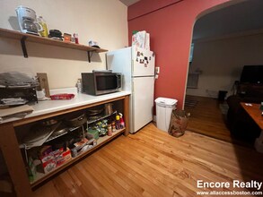 1555 Beacon St in Brookline, MA - Building Photo - Building Photo