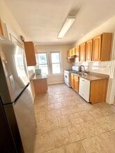 3942 55th St, Unit 2n Floor in Woodside, NY - Foto de edificio - Building Photo