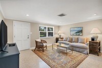 1685 Chapline Ln in Sarasota, FL - Foto de edificio - Building Photo