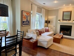 916 W Wisconsin St, Unit #3 in Chicago, IL - Building Photo - Building Photo