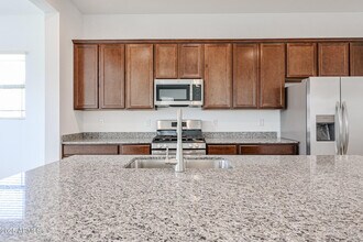 7654 W Crabapple Dr in Peoria, AZ - Building Photo - Building Photo