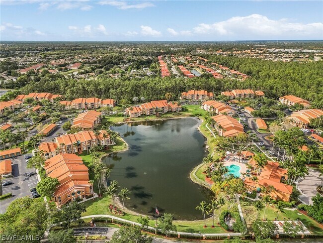 1180 Wildwood Lakes Blvd in Naples, FL - Foto de edificio - Building Photo