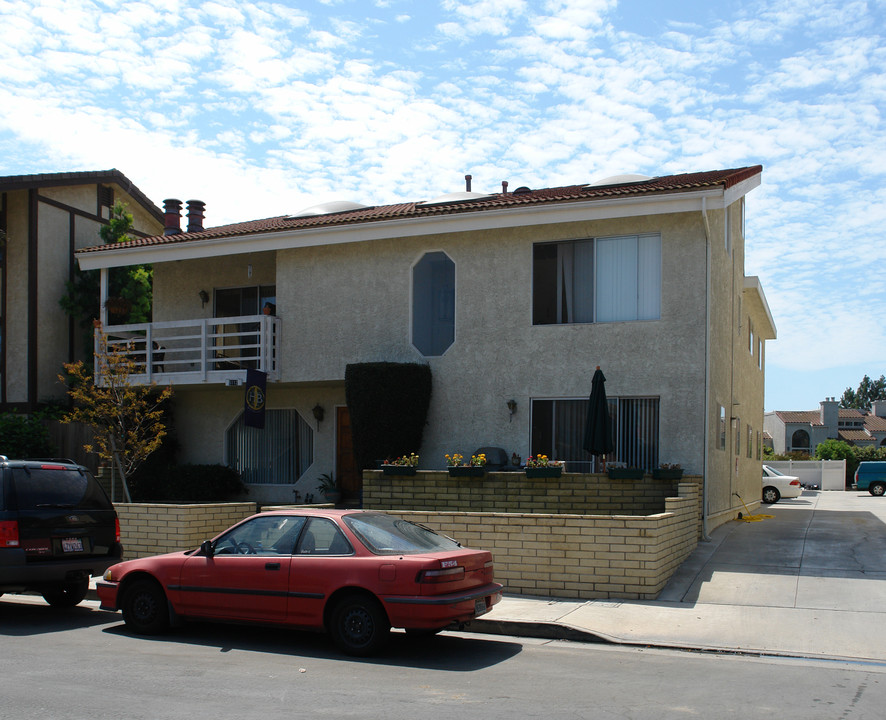 5112 Dunbar Ave in Huntington Beach, CA - Building Photo