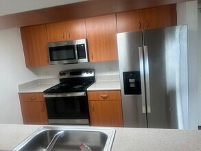 816 NW 11th St, Unit 1002 in Miami, FL - Building Photo - Building Photo