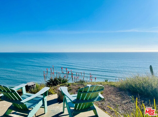 17352 Sunset Blvd in Los Angeles, CA - Building Photo - Building Photo