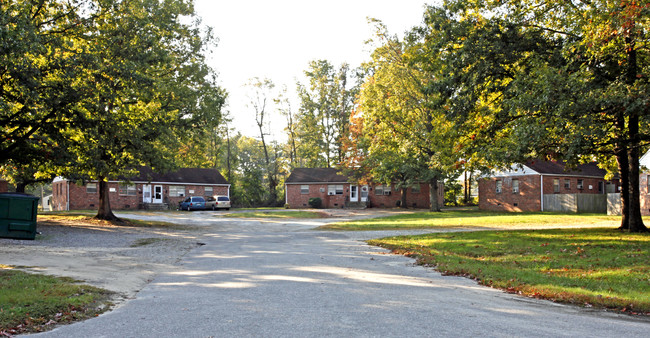 Bellwood Terrace Apartments in Richmond, VA - Building Photo - Building Photo