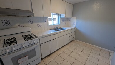 19544 Rd 230 in Strathmore, CA - Foto de edificio - Building Photo