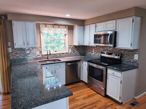 109 Buckeye Ct in Sterling, VA - Building Photo - Building Photo