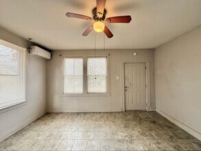 714 W Bow St in Tyler, TX - Foto de edificio - Building Photo