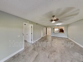 6505 Stone River Rd in Bradenton, FL - Building Photo - Building Photo