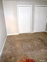 111 Mallane Ln in Naugatuck, CT - Building Photo - Building Photo