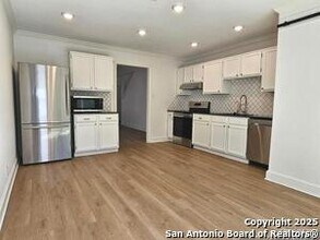 6910 Country Elm in San Antonio, TX - Building Photo - Building Photo