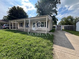 307 Crestview Ct in Anderson, IN - Building Photo