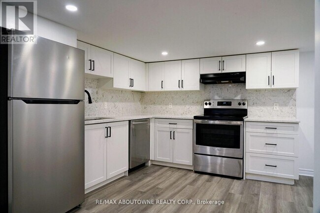 93 E 31st St in Hamilton, ON - Building Photo - Building Photo