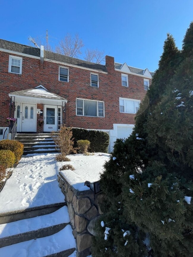 property at 1325 Adair Rd