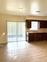 3009 Mccloud Cir in Sarasota, FL - Building Photo - Building Photo
