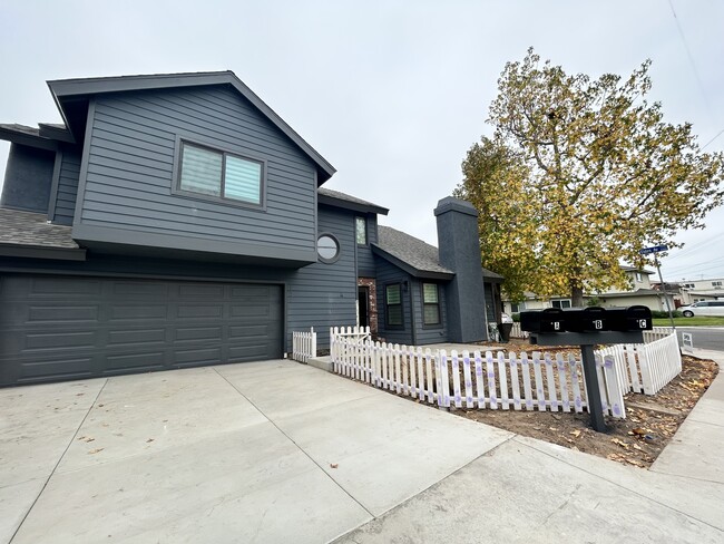 151 Albert Pl, Unit A