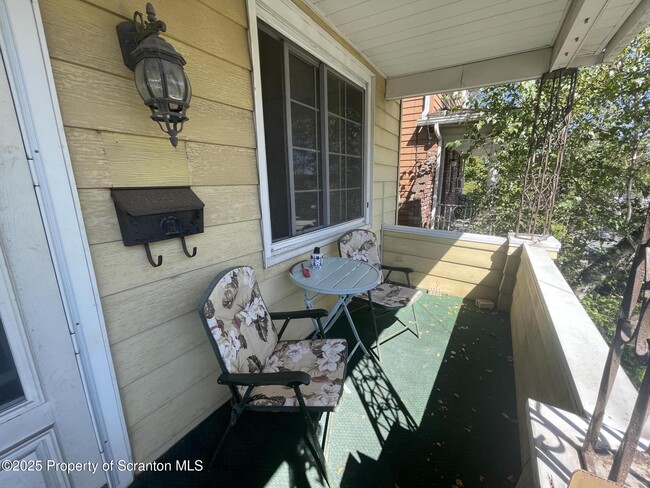 1031 Lincoln St in Dickson City, PA - Building Photo - Building Photo