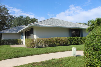 201 Club Dr in Palm Beach Gardens, FL - Building Photo - Building Photo