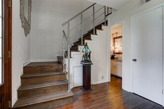 2323 Augusta Dr in Houston, TX - Building Photo - Building Photo