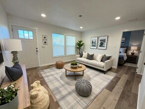 4650 E Carey Ave in Las Vegas, NV - Building Photo - Building Photo