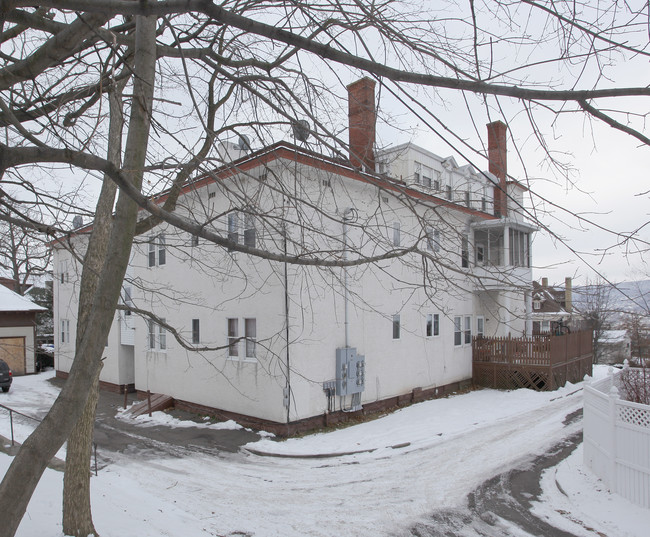 840 Clay Ave in Scranton, PA - Foto de edificio - Building Photo