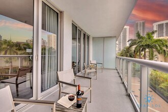 2602 E Hallandale Beach Blvd in Hallandale Beach, FL - Building Photo - Building Photo