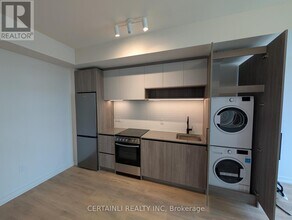 181-181 Sterling Rd in Toronto, ON - Building Photo - Building Photo