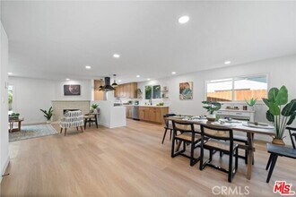 24155 Kittridge St in Los Angeles, CA - Building Photo - Building Photo
