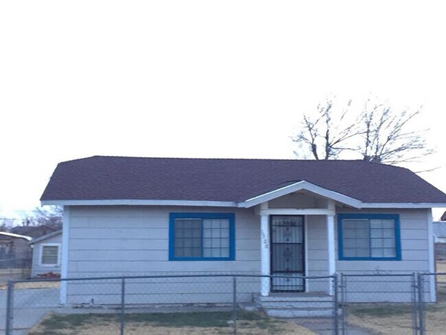 property at 1520 SE 7th Ave