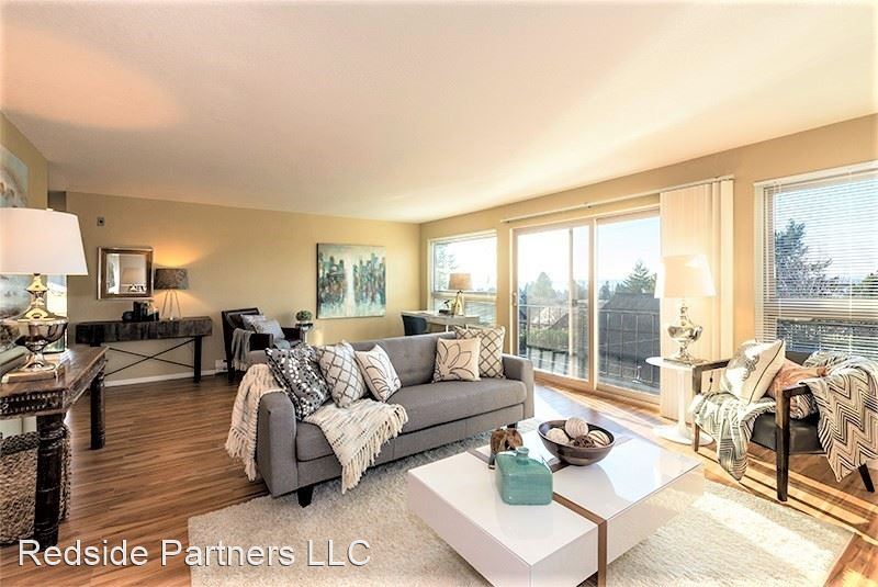 5631 California Ave SW in Seattle, WA - Building Photo