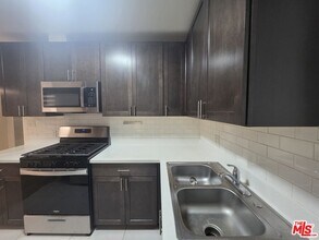 1224 N Fairfax Ave in West Hollywood, CA - Building Photo - Building Photo