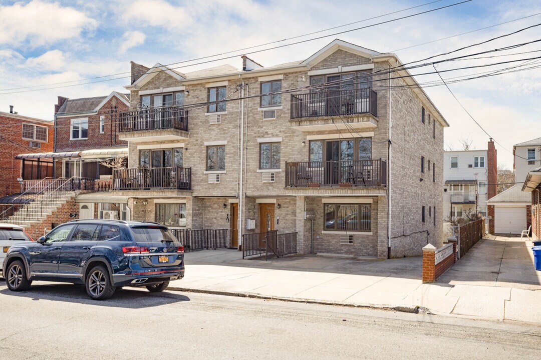 2368-2370 Burnett St in Brooklyn, NY - Foto de edificio