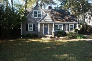 2210 Lenox Rd NE in Atlanta, GA - Building Photo