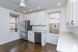 1426 N Greenview Ave, Unit 3 in Chicago, IL - Foto de edificio - Building Photo