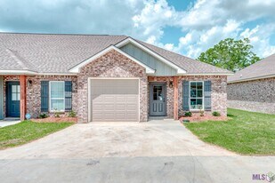 8065 Lockhart Rd in Denham Springs, LA - Building Photo