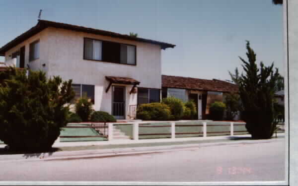 412 Elk St in Hemet, CA - Foto de edificio