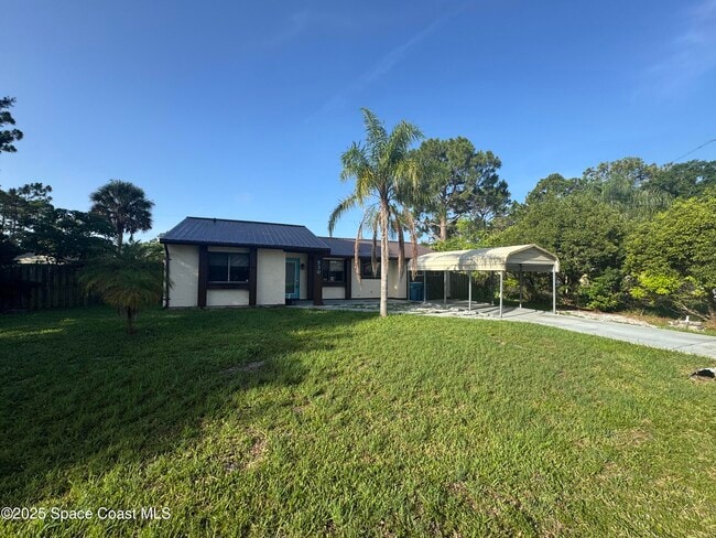 530 Escarole St SE in Palm Bay, FL - Building Photo - Building Photo