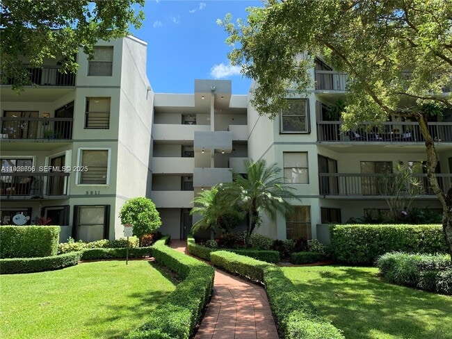 8811 SW 132nd Pl in Miami, FL - Building Photo - Building Photo