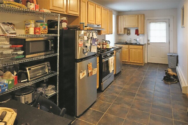 2 Greenwood Ter, Unit 1
