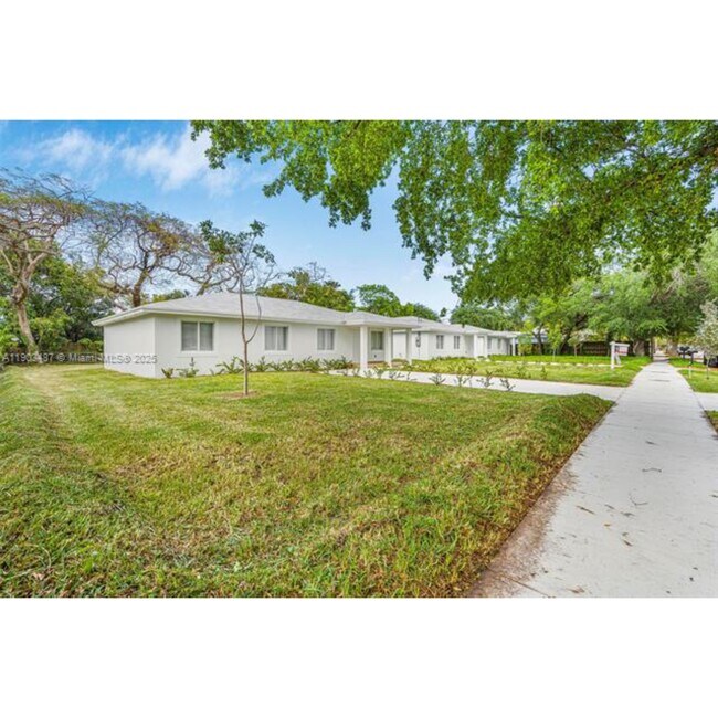 933 NW 50th St in Miami, FL - Building Photo - Building Photo