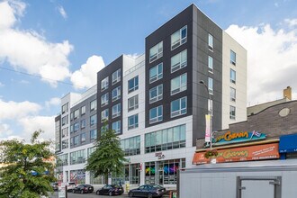 3411 Steinway St in Long Island City, NY - Building Photo - Building Photo