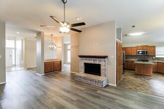 1615 Barclay Dr in Arlington, TX - Building Photo - Building Photo