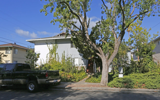 209 Milbrae Ln in Los Gatos, CA - Foto de edificio - Building Photo