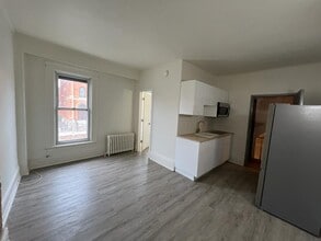 86 Church St in St Catharines, ON - Building Photo - Building Photo